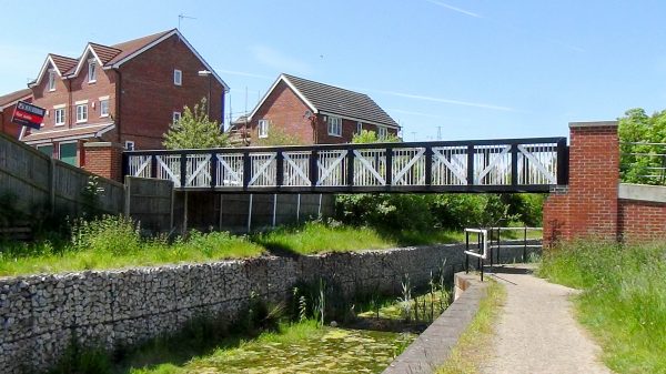 Chesterfield Canal - Renishaw Foundry Footbridge 18B